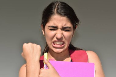 Genç kız öğrenci ve öfke