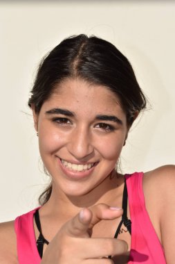 İşaret eden bir azınlık erkek