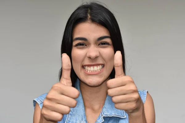 Bem sucedido muito teen fêmea — Fotografia de Stock