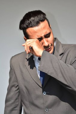 Ağlamaklı iş adamı