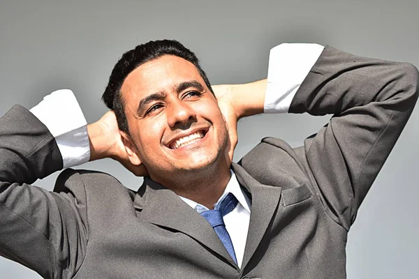 Латиноамериканский бизнесмен и уверенность в себе — стоковое фото