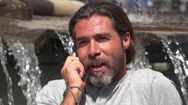 Yakışıklı erkek kullanarak hücre