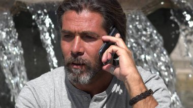 Avrupa erkek yapımı telefon görüşmesi