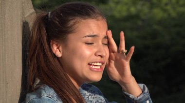 Genç kız deli düzensiz davranış