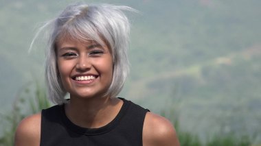 Seksi çekici genç kadın