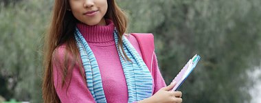 Genç Bayan üniversite öğrencisi