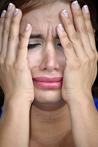 Minoría Adulto Femenino y tristeza — Foto de Stock