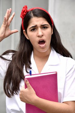 Sevimli Kolombiya kız öğrenci ve anksiyete