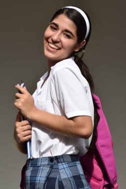 Kız öğrenci ve mutluluk ile defter