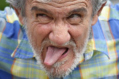 Deli erkek büyükbaba