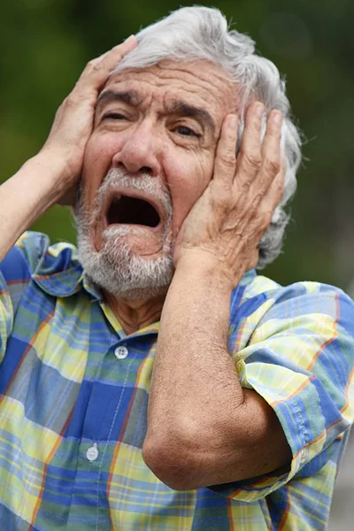 Ansioso abuelo mayor — Foto de Stock