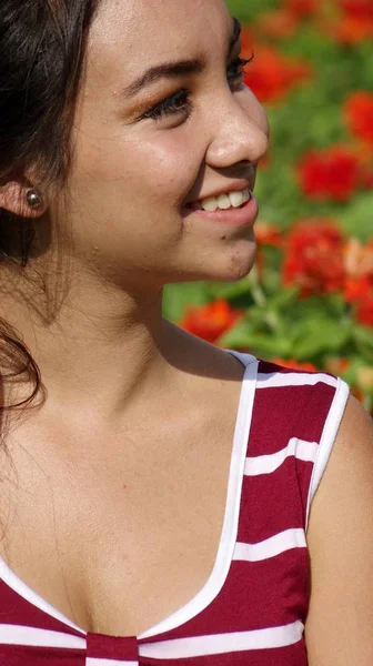 Adolescente chica y felicidad — Foto de Stock