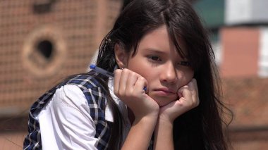 Bir Teen öğrenci düşünme