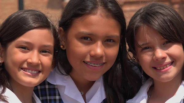 Femminile bambini felice e sorridente — Foto Stock