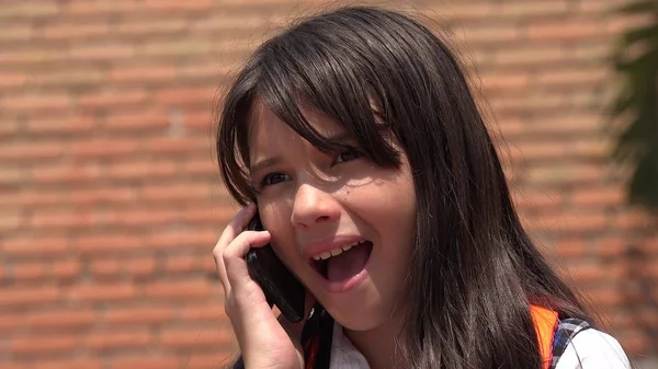 Children Using Cell Phone And Happy — Stock Photo, Image