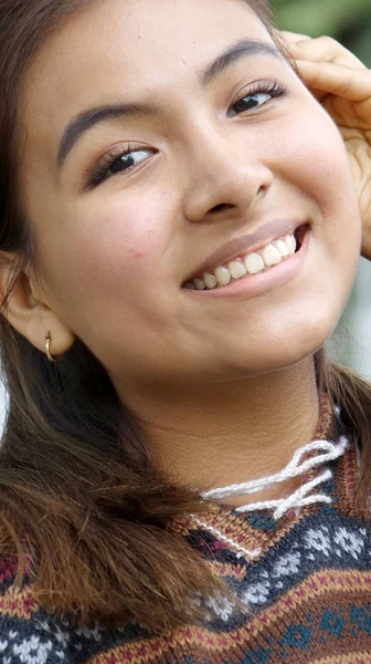 Young Female Smiling — Stock Photo, Image