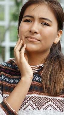 İspanyol kadın ve karışıklık