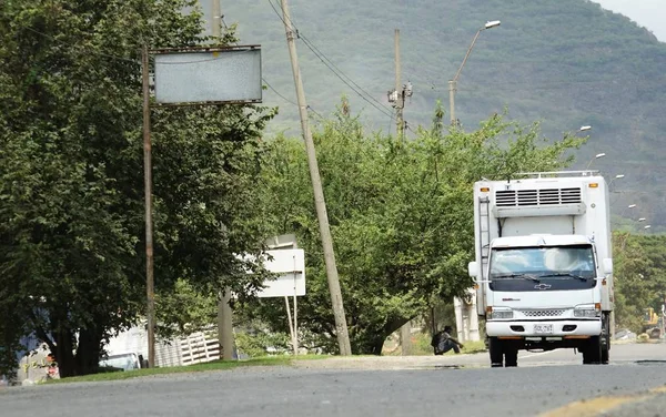 Camión en carretera — Foto de Stock