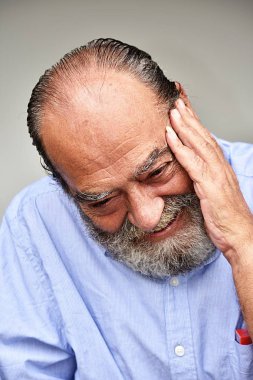 Yaşlı insan karar verme