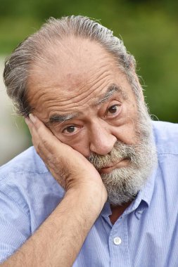 Yorgun erkek büyükbaba