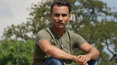 Farklı bir erkek oturma