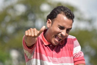 Genç erkek ve mutluluk