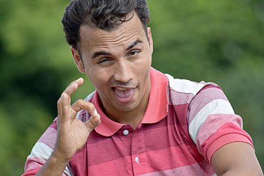 Erkek ve Tamam işareti