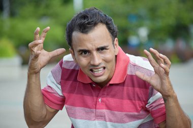 İspanyol erkek ve karışıklık