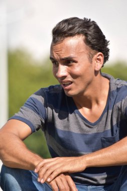 Yakışıklı erkek bekleyen