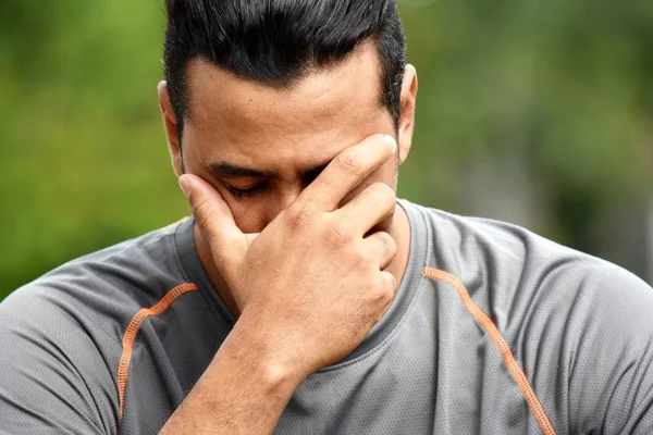 Колумбийский спортсмен и грусть — стоковое фото