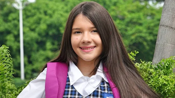 Katolik kız öğrenci ve mutluluk