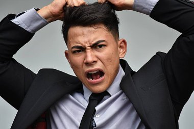 İş yürütme ve takım elbise giyen anksiyete