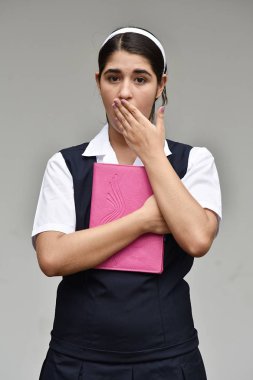 Kız öğrenci üniforma şok