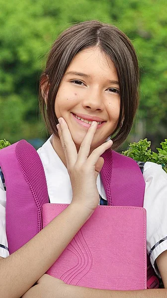 Minderheid meisje Student en geluk — Stockfoto