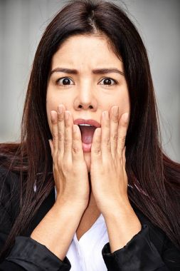 Şok iş kadın kıyafeti giyen