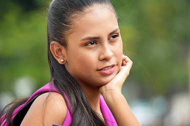 Genç kız öğrenci karar