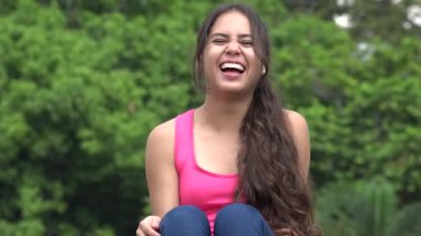 Kadın Teen gülüyor