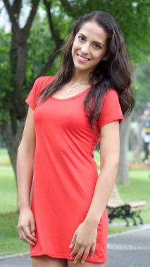 Park içinde güzel kadın