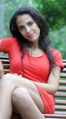 Park içinde İspanyol kadın