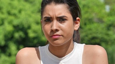 Heyecansız genç kız