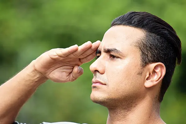 Brachten civiele volwassen Hispanic mannetje — Stockfoto