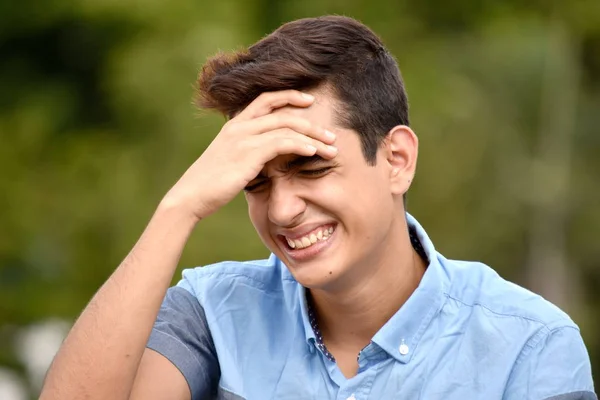 Aggasztó tizenéves férfi — Stock Fotó