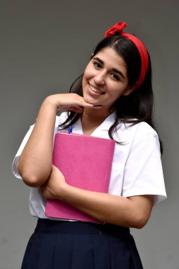 Çok Katolik kişi giyen üniforma