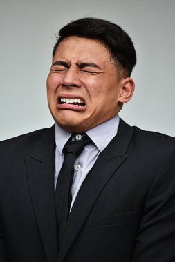 Ağlayan azınlık iş adamı