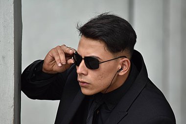 MIB erkekler siyah veya casus