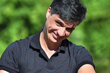 mutlu orta yaşlı adam