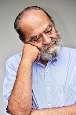 Depresif kıdemli büyükbaba