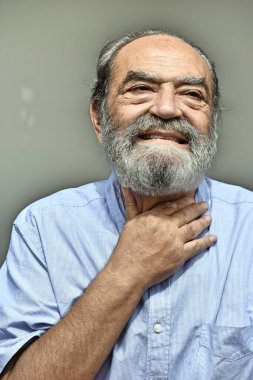 Büyükbaba ile boğaz