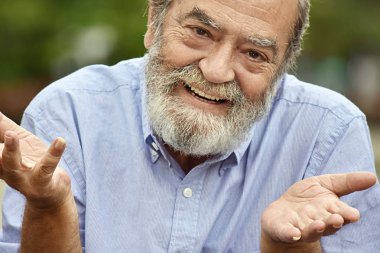 Kararsız kıdemli büyükbaba