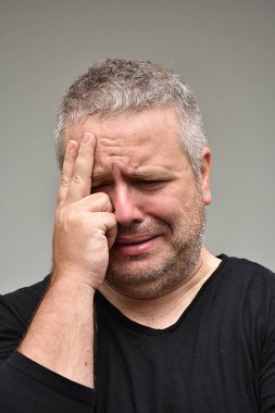 Beyaz adam ve üzüntü